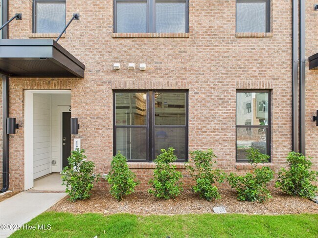Building Photo - 1251 Shaw View Aly