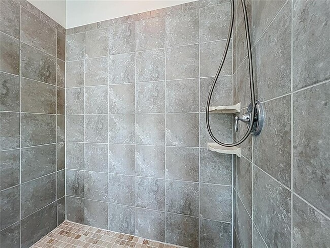 Building Photo - 561 Scotia Pl