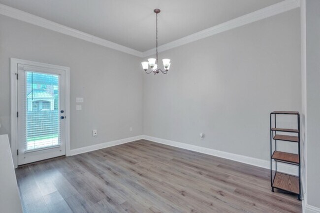Building Photo - 4 Bedroom House Near LSU on Burbank