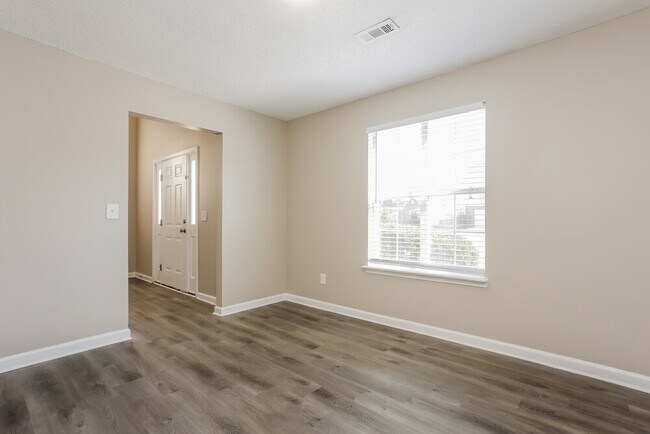 Building Photo - 3661 Colonnade Ct