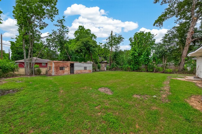 Building Photo - 14022 Rosecrest Dr
