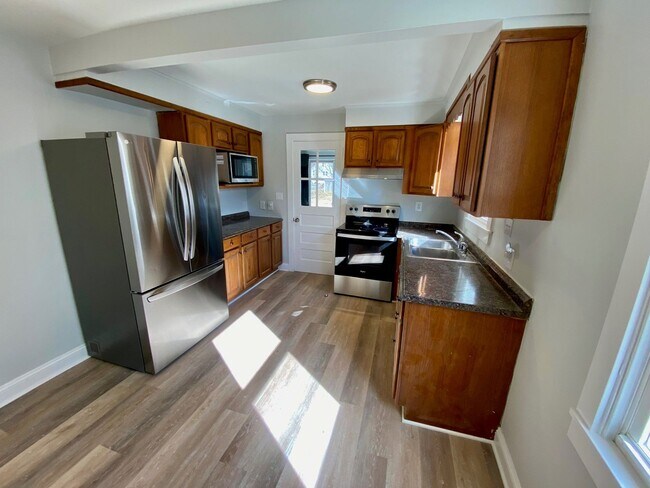 Building Photo - 4 Pafel Rd