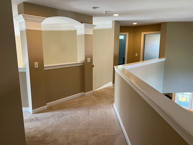 Building Photo - 4 Bed, 3.5 Bath Home w/  3 Car Garage in Williamson Co