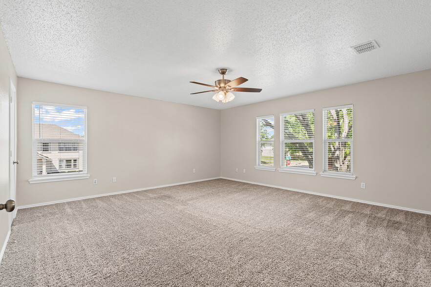 Building Photo - 6505 Tara Ln