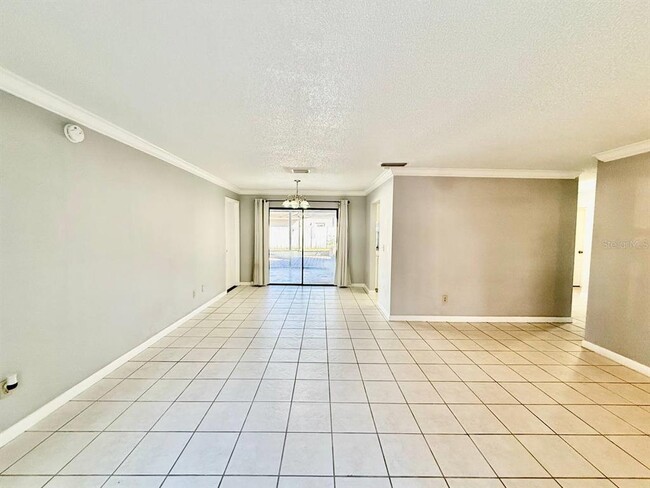 Building Photo - 4223 Summerdale Dr