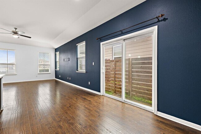 Building Photo - 706 Coconut Grove St