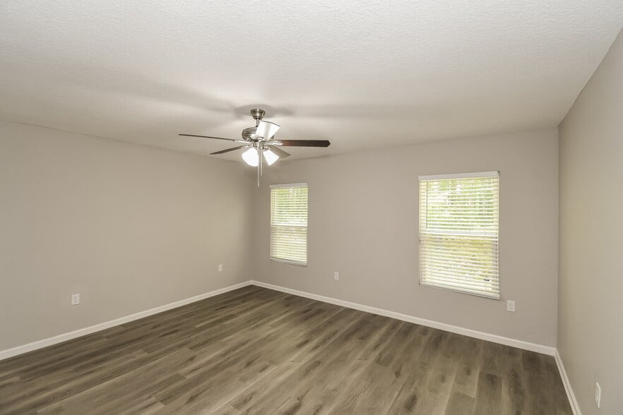 Building Photo - 3059 Firethorn Ave