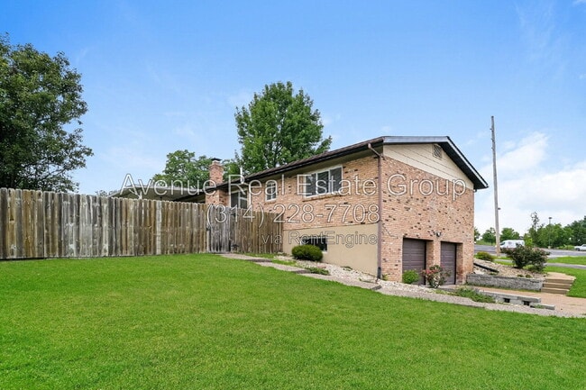 Building Photo - 705 Wickerleigh Terrace