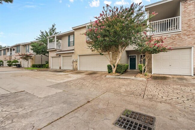 Building Photo - 2220 Bering Dr