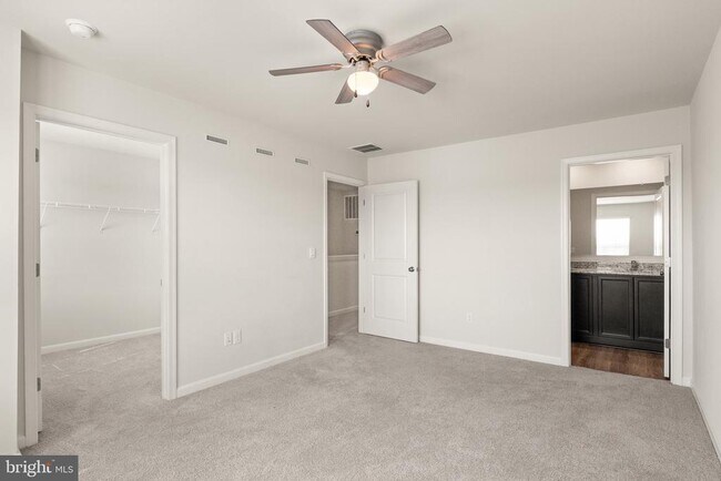 Building Photo - 138 Willett Holw St