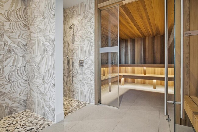 Building Photo - 700 NE 24th St