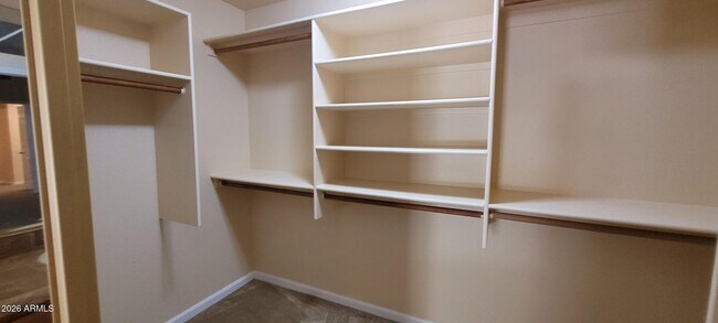 Building Photo - 2838 E Calavar Rd