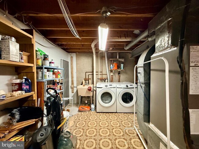 Building Photo - 8152 Mandan Terrace