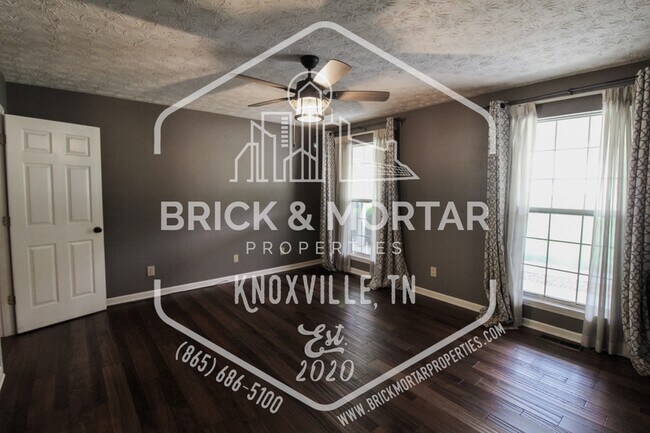 Building Photo - 808 Pioneer Dr