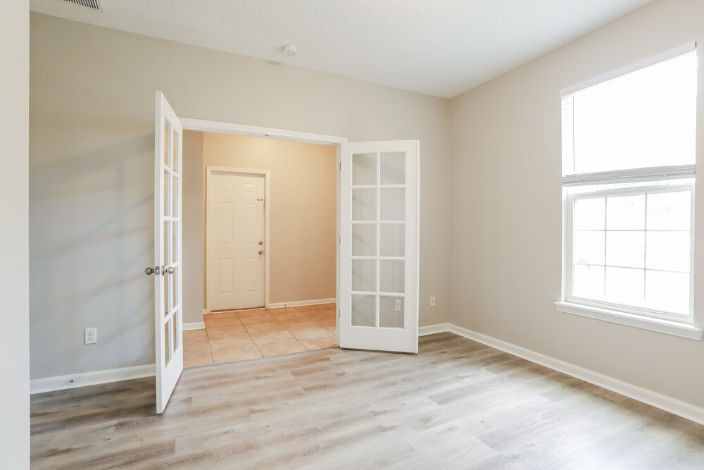 Building Photo - 11876 Carson Lake Dr W