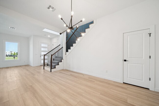 Building Photo - Welcome to this stunning new build in the desirable gated community of Broken Arrow, OK!