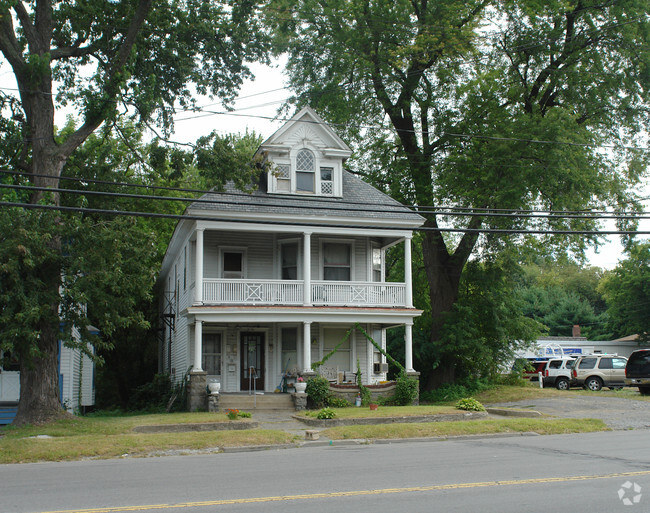 Building Photo - 1557 State St