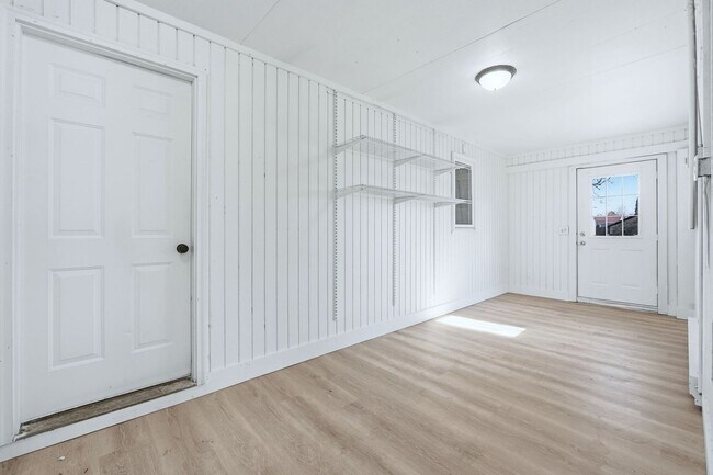 Building Photo - COMING SOON - 3 Bedroom house with updated features and fenced in yard!