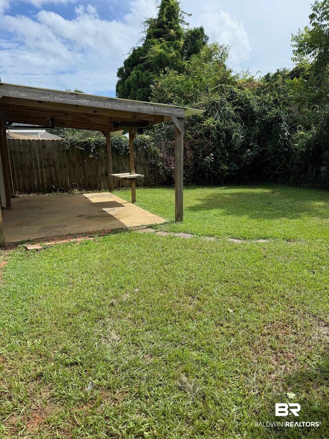 Building Photo - 406 Belle Chase Ct N