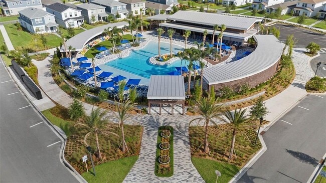 Building Photo - 6985 Oak Commons Way