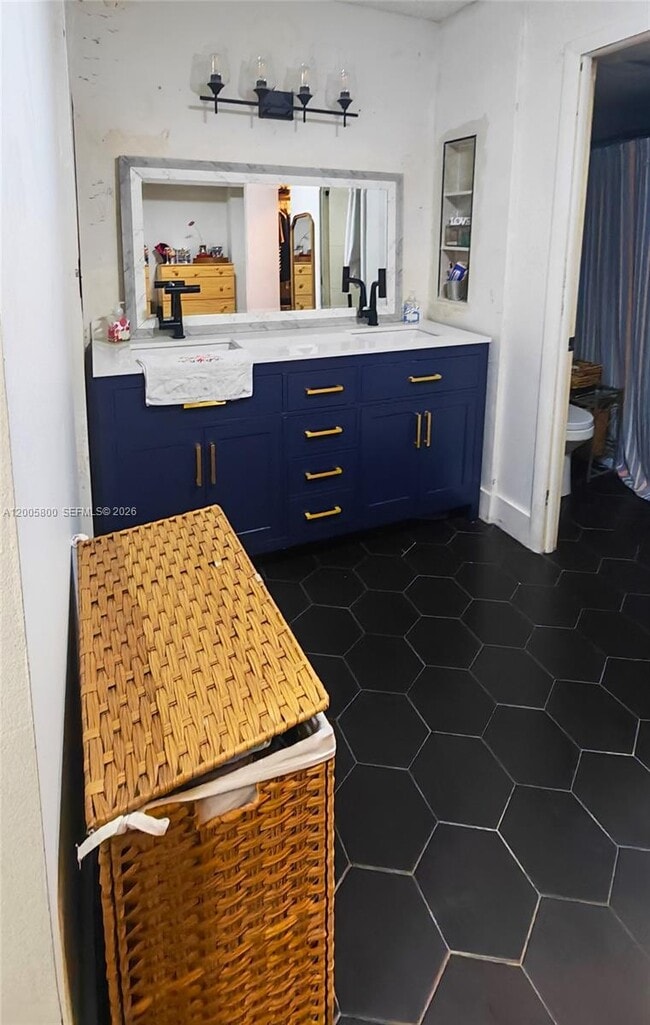 Building Photo - 2802 N 46th Ave