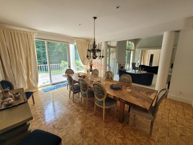Building Photo - STUNNING LUXURY HOME - EVERYTHING YOU NEED - SHORT-TERM AND FURNISHED OPTIONS AVAILABLE