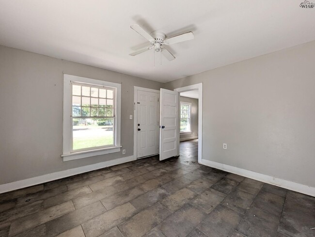 Building Photo - 1706 McGregor Ave