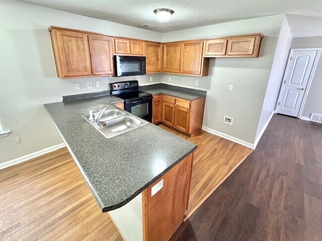 Building Photo - SterlingRidgeDr10268