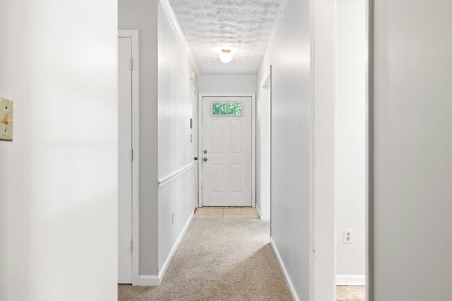 Building Photo - 1704 Hunting Creek Dr SE