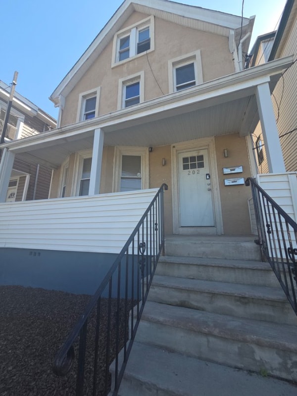 Building Photo - 202 Pierson St