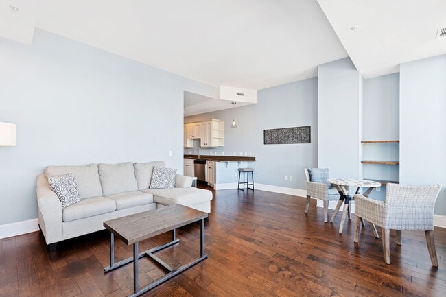 Building Photo - Stunning Studio Apartment with Spectacular...