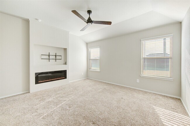 Building Photo - 21335 Hendricks Holw Ln