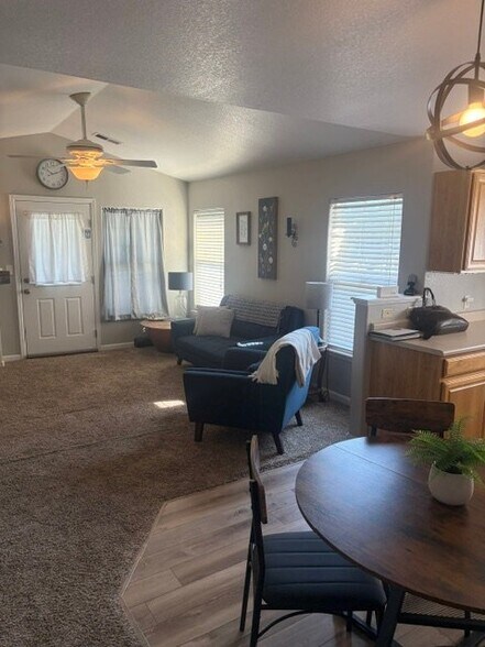 Building Photo - 3600 Ponderosa Ct