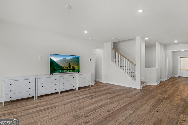 Building Photo - 340 Dendron Dr