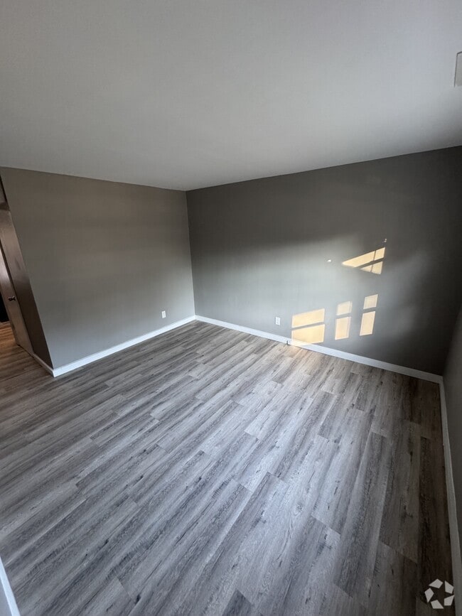 Building Photo - 110 Aqua Ct
