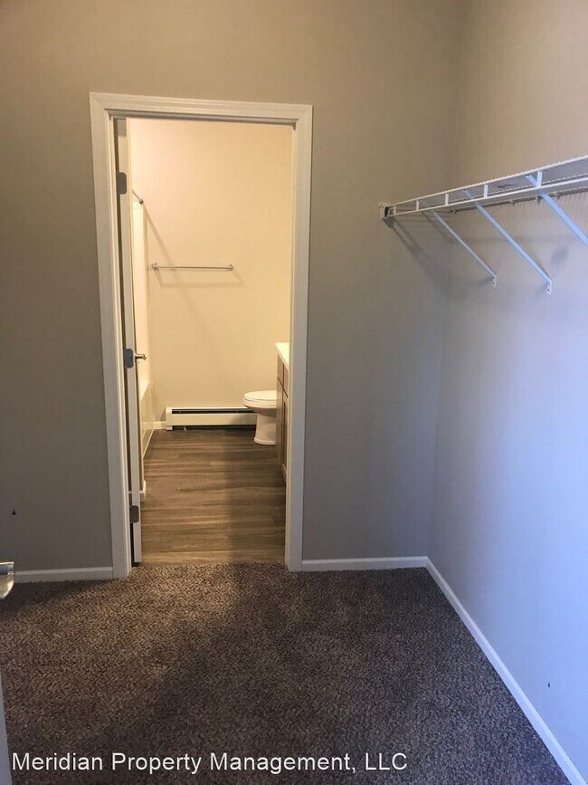 Building Photo - 3 br, 2 bath Apartment - 1781 35th St S 17...