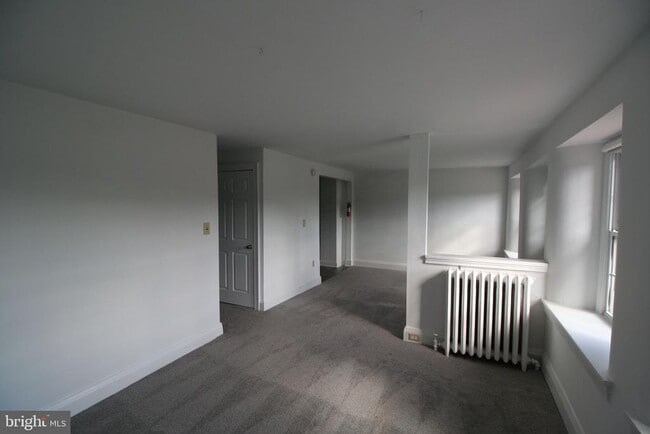 Building Photo - 215 W Lancaster Ave