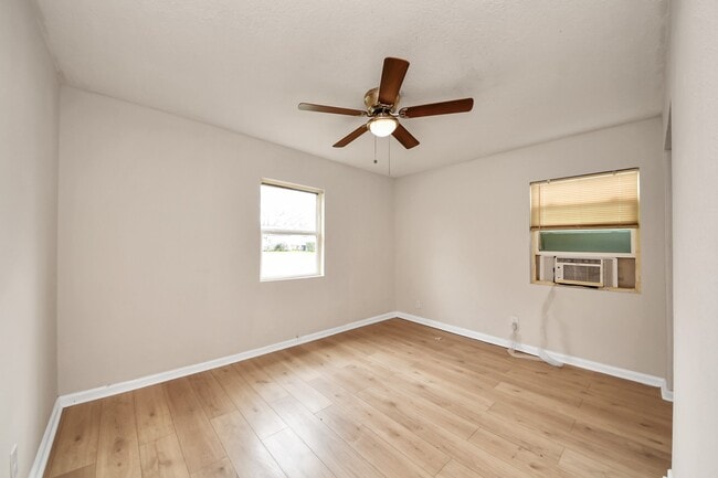 Building Photo - 10506 Sierra Dr