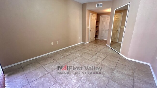 Building Photo - 2 Bedrooms, 2 Baths