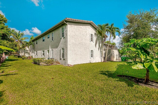 Building Photo - 8706 W Sample Rd