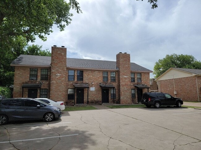 Primary Photo - 2 Bed 2 Bath in Irving! This will go quick!