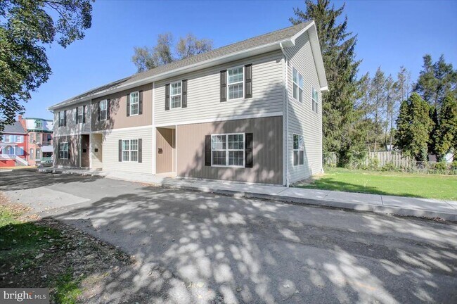 Building Photo - 30 W Dahlgren St