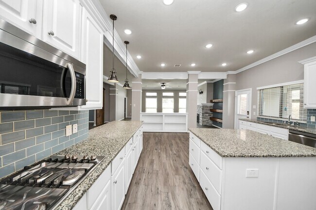 Building Photo - 2009 Amado Ln