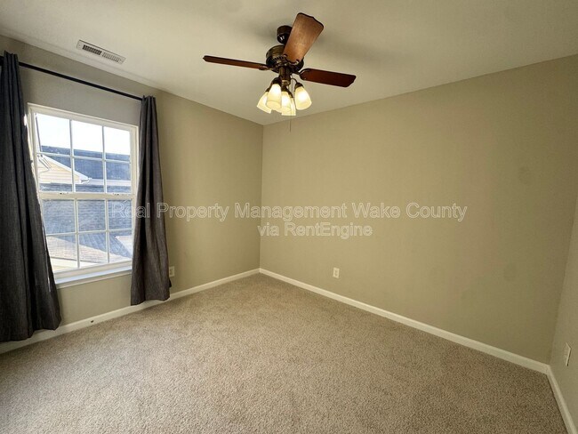 Building Photo - 1413 Crimson Creek Dr