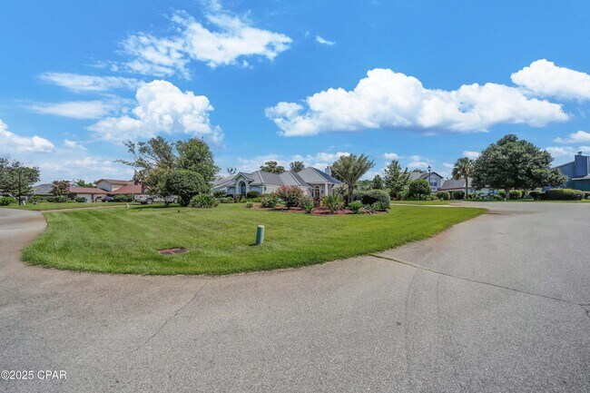 Building Photo - 625 Amberjack Dr