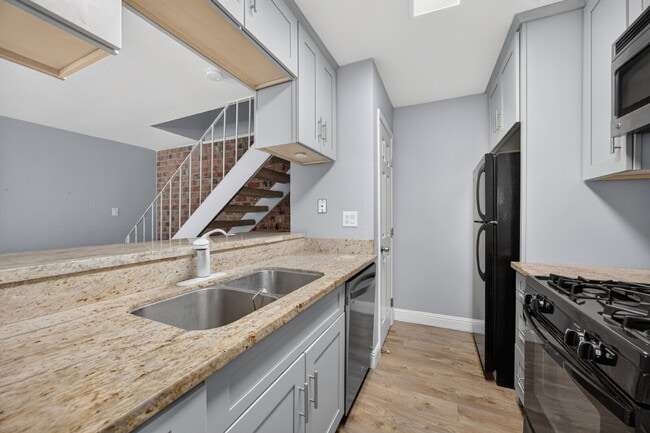 Building Photo - Charming 2-Bed Condo Retreat in Citrus Heights