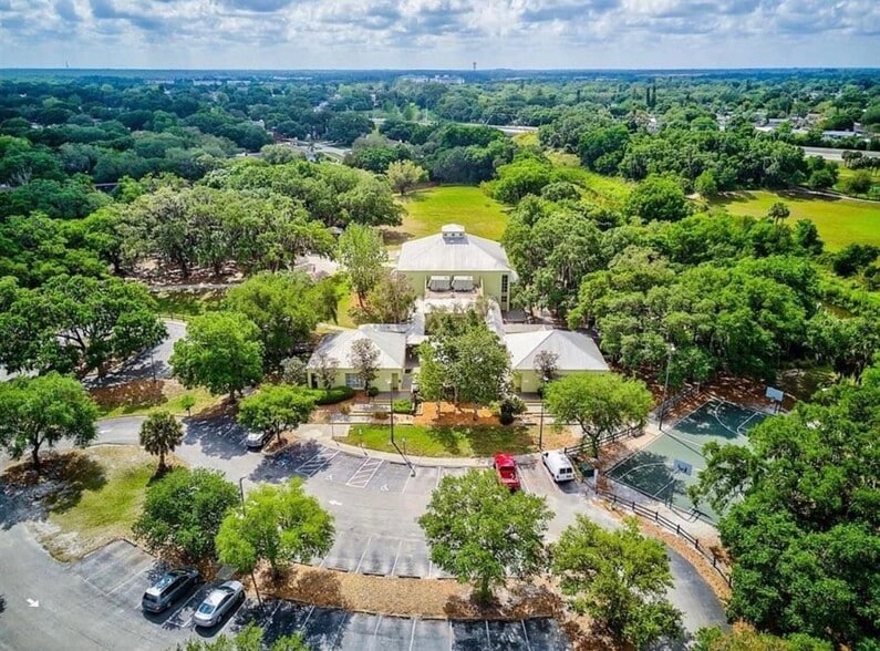 Building Photo - 2462 Briar Oak Cir