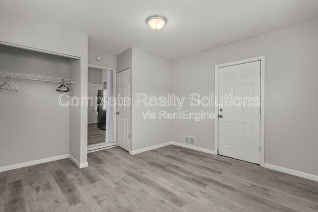 Building Photo - 4035 Schiller Pl