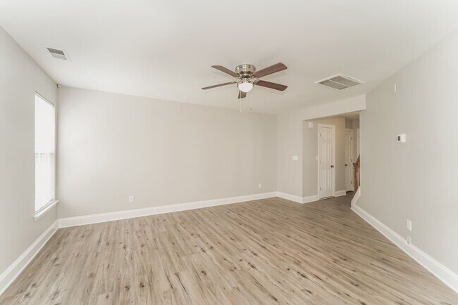 Building Photo - 1733 Josie St