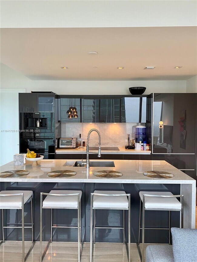 Building Photo - 1451 Brickell Ave